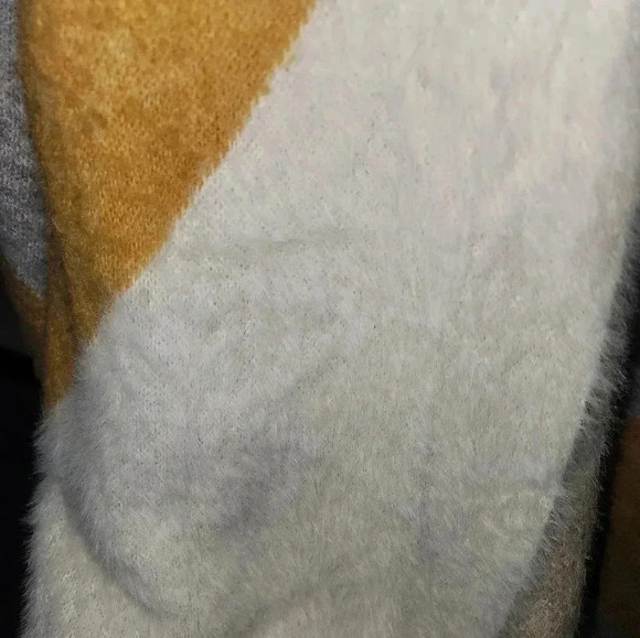 Rain and Rose Long Sweater - Picture 4 of 4